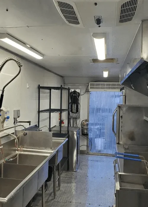 24-ft-Mobile-kitchen-3.webp